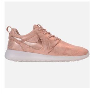 Nike Premium Rose Gold Roshe Run